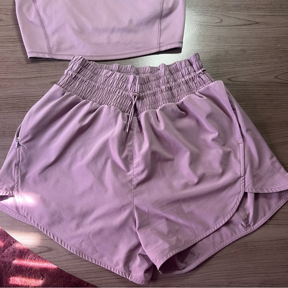 Matching workout set - Picture 3 of 7